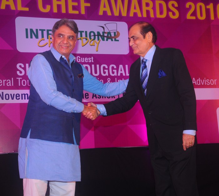 mr-anil-bhandari-and-chief-guest-v-k-duggal-2